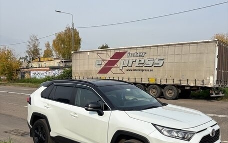 Toyota RAV4, 2021 год, 3 530 000 рублей, 4 фотография