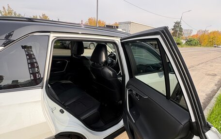 Toyota RAV4, 2021 год, 3 530 000 рублей, 16 фотография