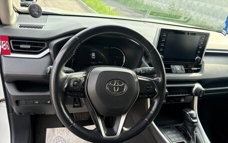 Toyota RAV4, 2021 год, 3 530 000 рублей, 12 фотография