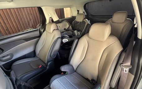 KIA Carnival, 2024 год, 5 500 000 рублей, 24 фотография