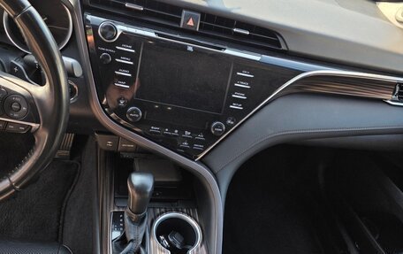 Toyota Camry, 2020 год, 2 900 000 рублей, 11 фотография