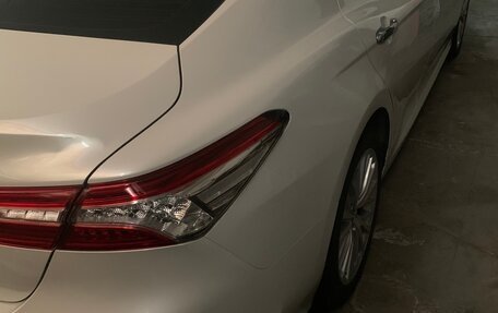 Toyota Camry, 2019 год, 2 600 000 рублей, 6 фотография