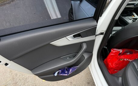 Audi A4, 2019 год, 2 400 000 рублей, 5 фотография