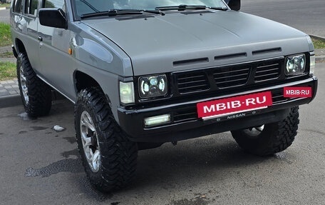 Nissan Terrano II рестайлинг, 1991 год, 1 000 000 рублей, 6 фотография