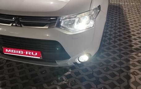 Mitsubishi Outlander III рестайлинг 3, 2014 год, 1 500 000 рублей, 17 фотография