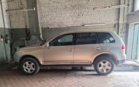 Volkswagen Touareg III, 2005 год, 550 000 рублей, 3 фотография