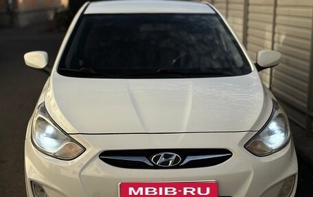 Hyundai Solaris II рестайлинг, 2011 год, 610 000 рублей, 2 фотография