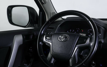 Toyota Land Cruiser Prado 150 рестайлинг 2, 2021 год, 4 326 000 рублей, 12 фотография