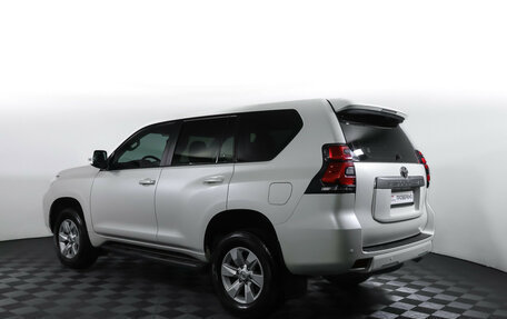 Toyota Land Cruiser Prado 150 рестайлинг 2, 2021 год, 4 326 000 рублей, 7 фотография