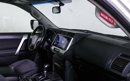 Toyota Land Cruiser Prado 150 рестайлинг 2, 2021 год, 4 326 000 рублей, 10 фотография