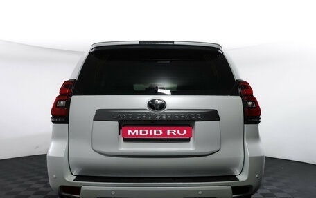 Toyota Land Cruiser Prado 150 рестайлинг 2, 2021 год, 4 326 000 рублей, 6 фотография