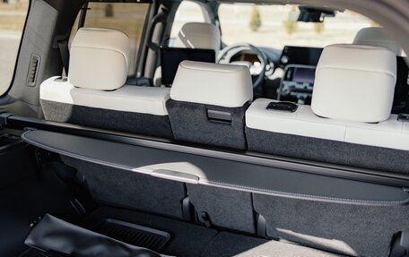 Lexus LX, 2025 год, 17 990 000 рублей, 36 фотография