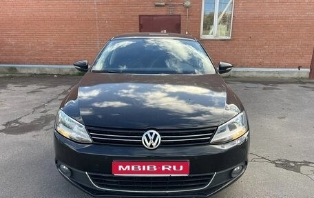 Volkswagen Jetta VI, 2013 год, 950 000 рублей, 1 фотография