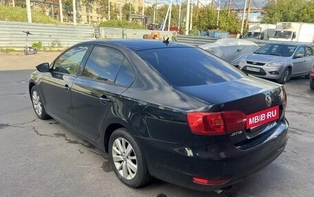 Volkswagen Jetta VI, 2013 год, 950 000 рублей, 2 фотография
