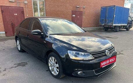 Volkswagen Jetta VI, 2013 год, 950 000 рублей, 5 фотография