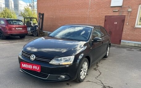 Volkswagen Jetta VI, 2013 год, 950 000 рублей, 6 фотография