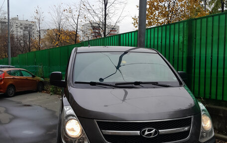 Hyundai H-1 II рестайлинг, 2012 год, 1 560 000 рублей, 3 фотография