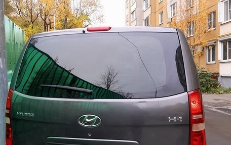 Hyundai H-1 II рестайлинг, 2012 год, 1 560 000 рублей, 2 фотография