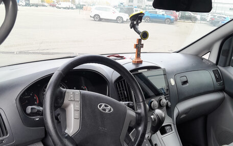 Hyundai H-1 II рестайлинг, 2012 год, 1 560 000 рублей, 17 фотография