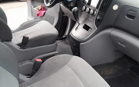 Hyundai H-1 II рестайлинг, 2012 год, 1 560 000 рублей, 13 фотография