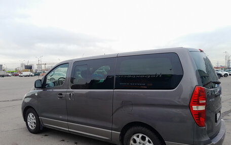 Hyundai H-1 II рестайлинг, 2012 год, 1 560 000 рублей, 32 фотография