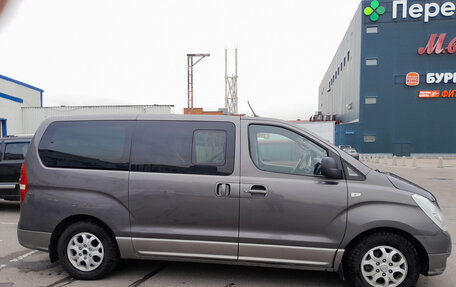 Hyundai H-1 II рестайлинг, 2012 год, 1 560 000 рублей, 33 фотография