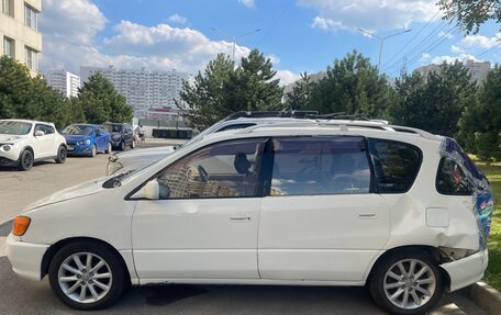 Toyota Ipsum II, 1999 год, 350 000 рублей, 2 фотография