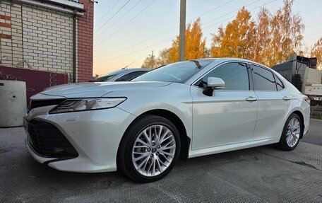 Toyota Camry, 2019 год, 3 295 000 рублей, 2 фотография