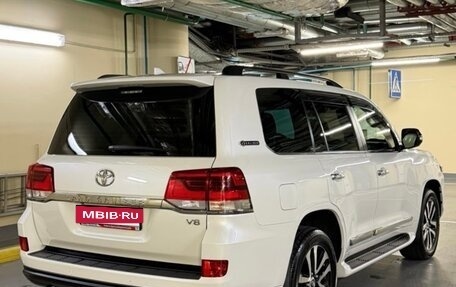 Toyota Land Cruiser 200, 2017 год, 11 500 000 рублей, 4 фотография