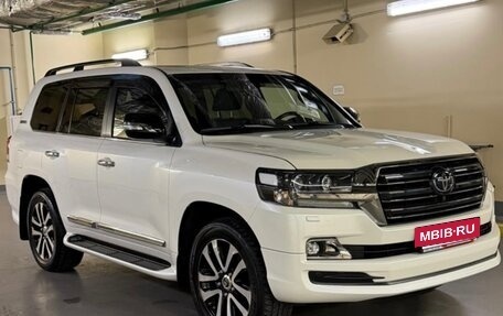 Toyota Land Cruiser 200, 2017 год, 11 500 000 рублей, 2 фотография