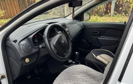Renault Logan II, 2016 год, 290 000 рублей, 10 фотография