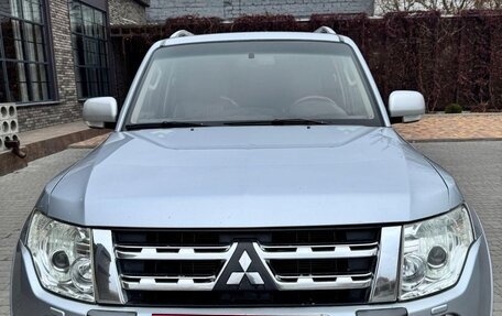 Mitsubishi Pajero IV, 2011 год, 2 000 000 рублей, 2 фотография
