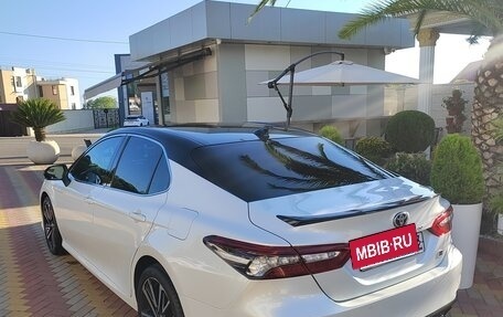 Toyota Camry, 2021 год, 3 050 000 рублей, 2 фотография