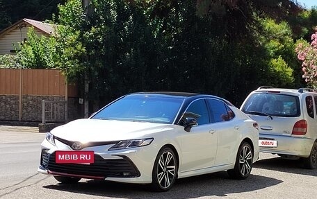 Toyota Camry, 2021 год, 3 050 000 рублей, 4 фотография