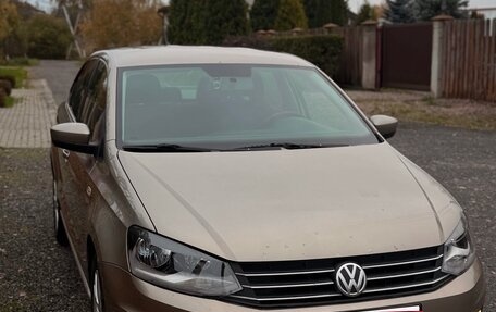 Volkswagen Polo VI (EU Market), 2017 год, 940 000 рублей, 2 фотография