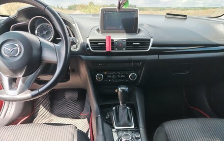 Mazda 3, 2015 год, 1 310 000 рублей, 14 фотография