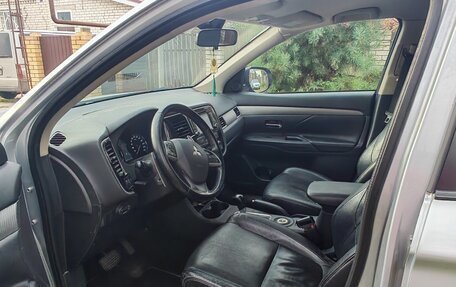 Mitsubishi Outlander III рестайлинг 3, 2012 год, 980 000 рублей, 5 фотография