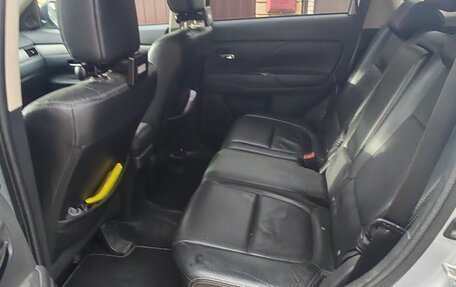 Mitsubishi Outlander III рестайлинг 3, 2012 год, 980 000 рублей, 2 фотография