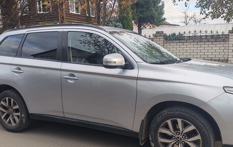Mitsubishi Outlander III рестайлинг 3, 2012 год, 980 000 рублей, 6 фотография