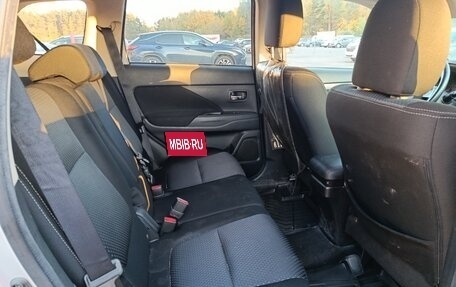 Mitsubishi Outlander III рестайлинг 3, 2017 год, 1 200 000 рублей, 9 фотография