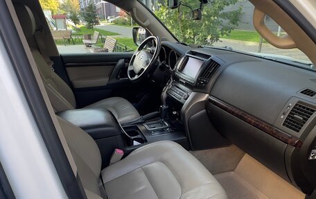 Toyota Land Cruiser 200, 2010 год, 2 790 000 рублей, 3 фотография