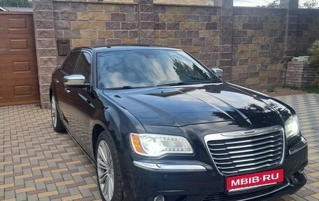Chrysler 300C II, 2012 год, 1 300 000 рублей, 1 фотография