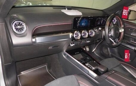 Mercedes-Benz GLB, 2022 год, 3 120 000 рублей, 12 фотография