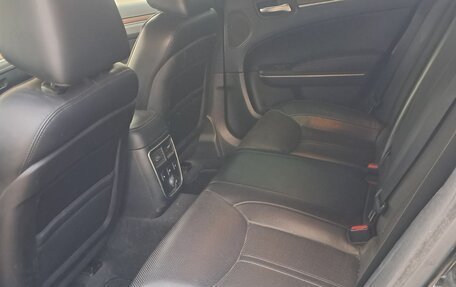 Chrysler 300C II, 2012 год, 1 300 000 рублей, 10 фотография