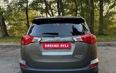 Toyota RAV4, 2015 год, 2 100 000 рублей, 4 фотография