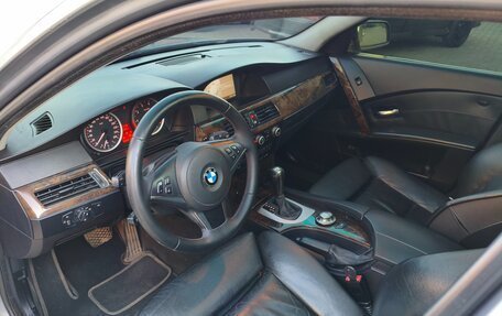 BMW 5 серия, 2004 год, 945 000 рублей, 13 фотография