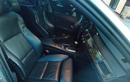 BMW 5 серия, 2004 год, 945 000 рублей, 16 фотография