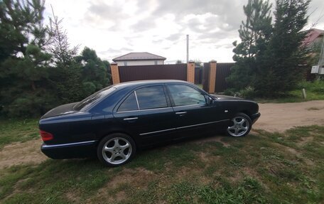 Mercedes-Benz E-Класс, 1997 год, 250 000 рублей, 4 фотография