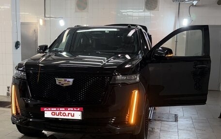Cadillac Escalade V, 2023 год, 13 200 000 рублей, 3 фотография