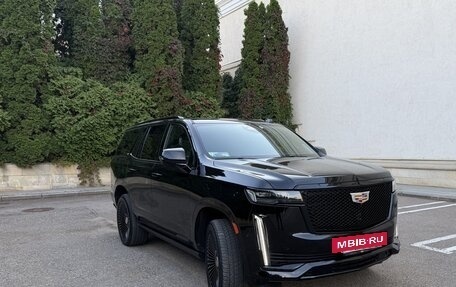 Cadillac Escalade V, 2023 год, 13 200 000 рублей, 11 фотография